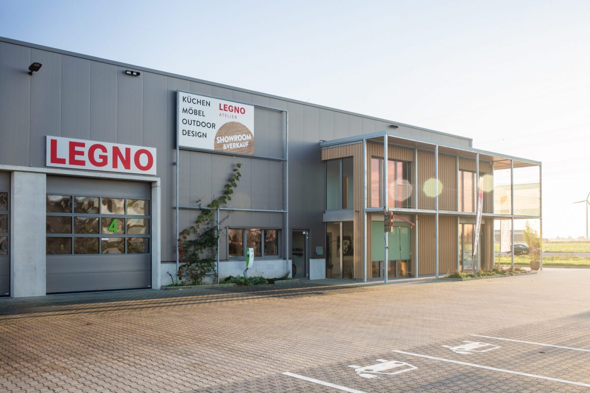 Aussenansicht vom LEGNO SHOWROOM