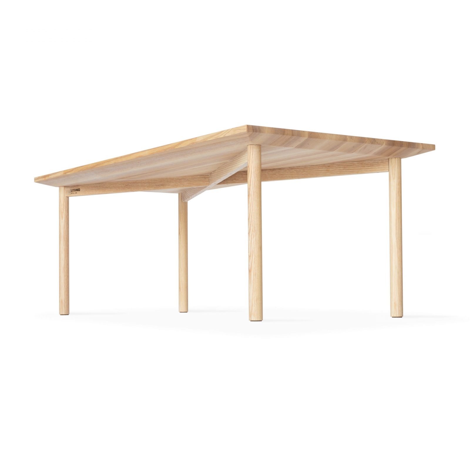 Couch Tisch aus Holz aus der AUEN Kollektion von der Marke Legno Atelier aus Krefeld.